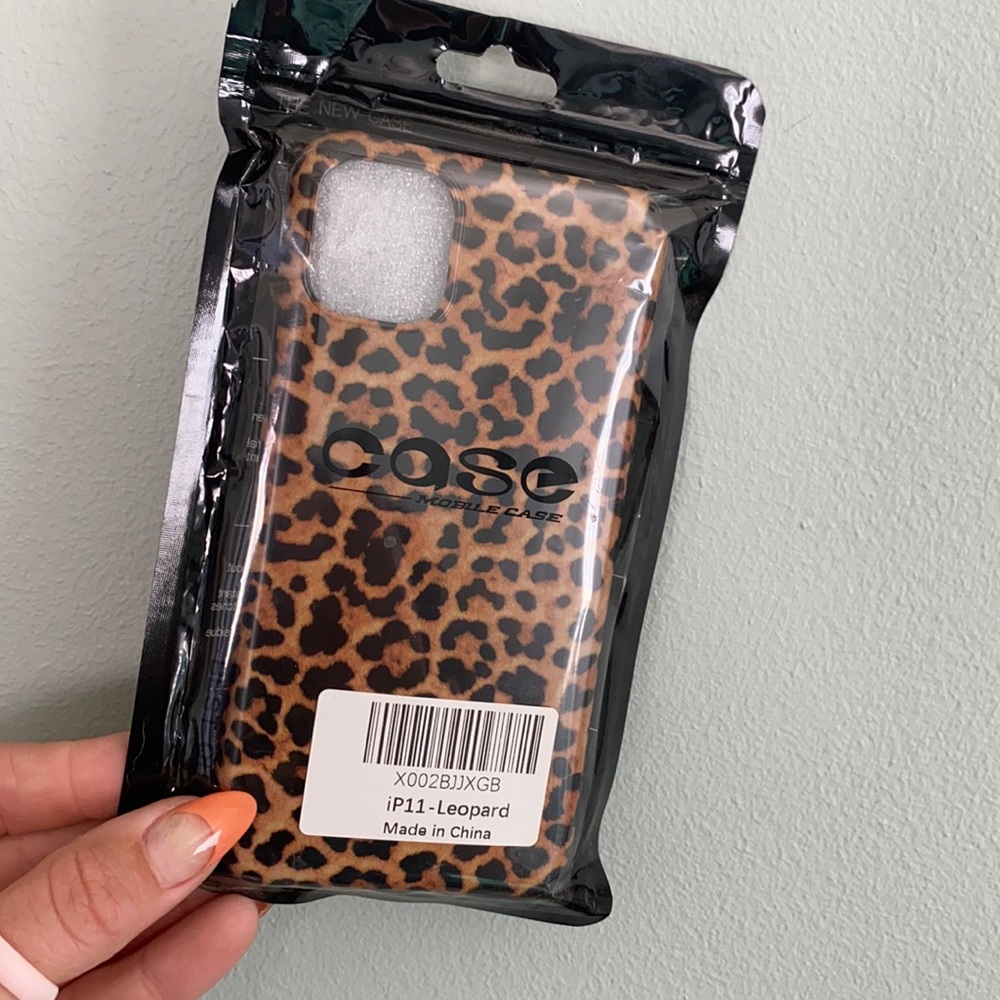 iPhone 11 leopard case